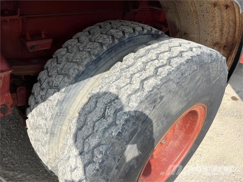 Iveco Unic 190-30 6x2 T/A Dump Truck Camion benne