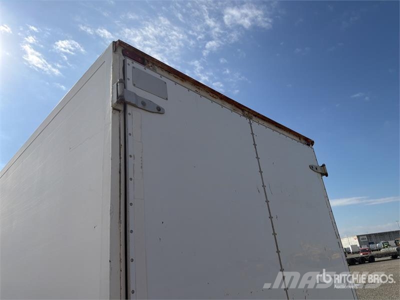 Iveco Van Truck Camiões de caixa fechada