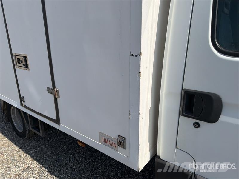 Iveco Van Truck Camiões de caixa fechada