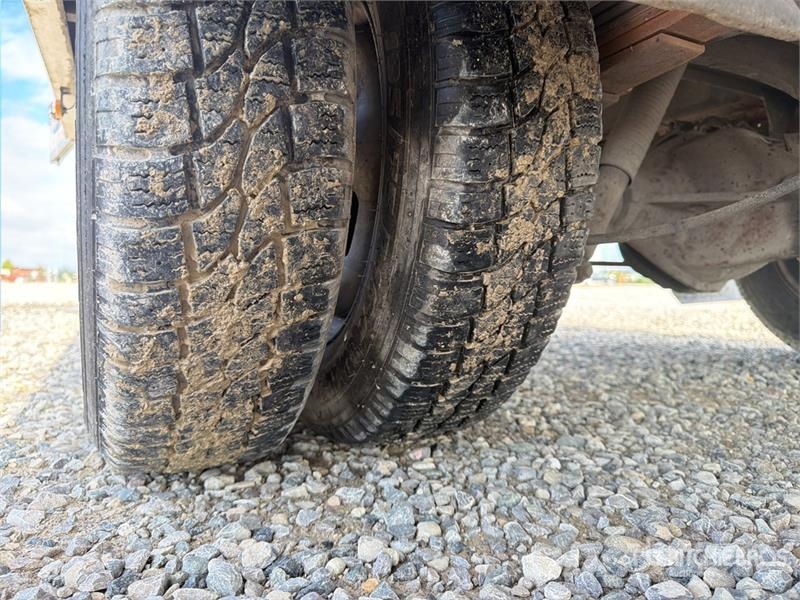 Iveco Van Truck Camiões de caixa fechada