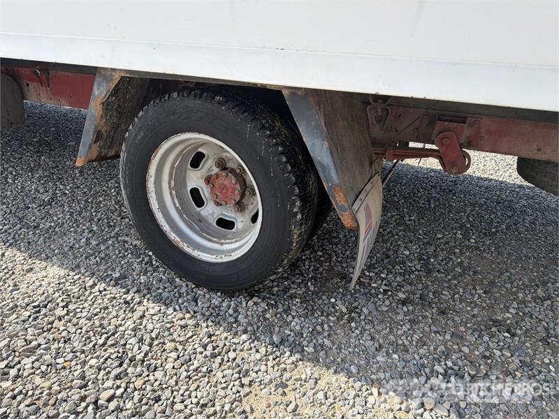 Iveco Van Truck Camiões de caixa fechada