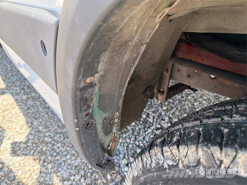 Iveco Van Truck Camiões de caixa fechada