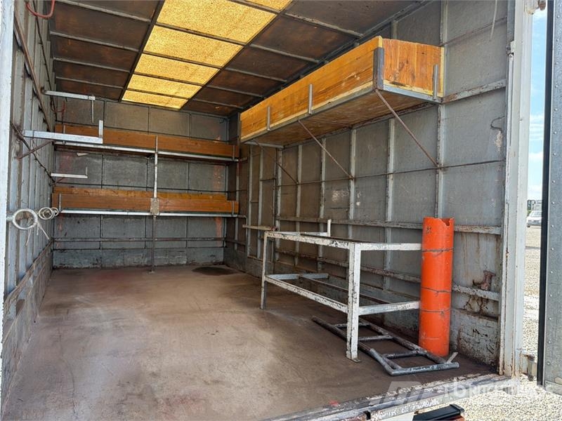 Iveco Van Truck Camiões de caixa fechada