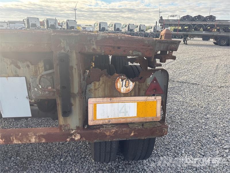 IWT T/A Container Trailer (Inoperable) Container trailers