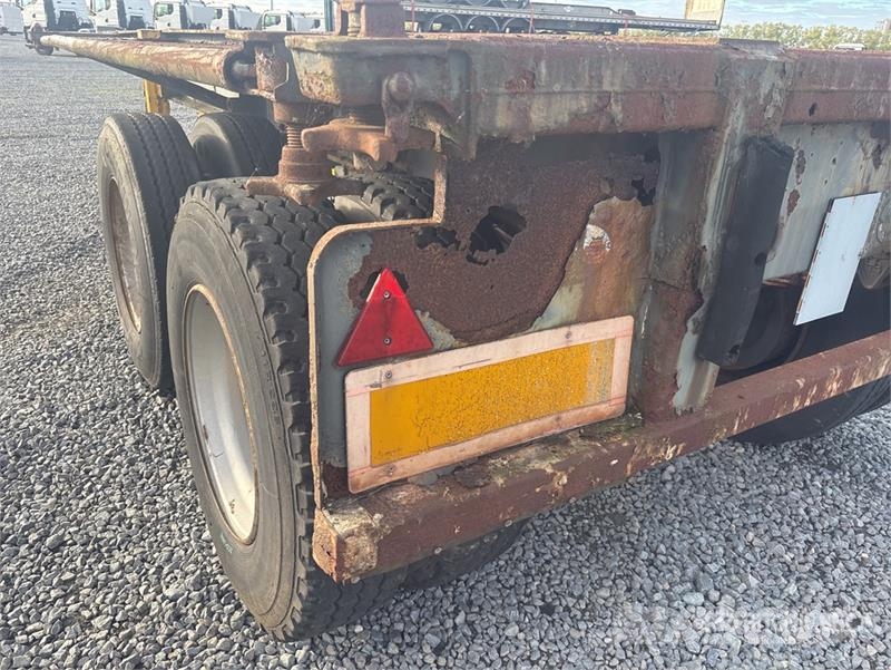 IWT T/A Container Trailer (Inoperable) Container trailers