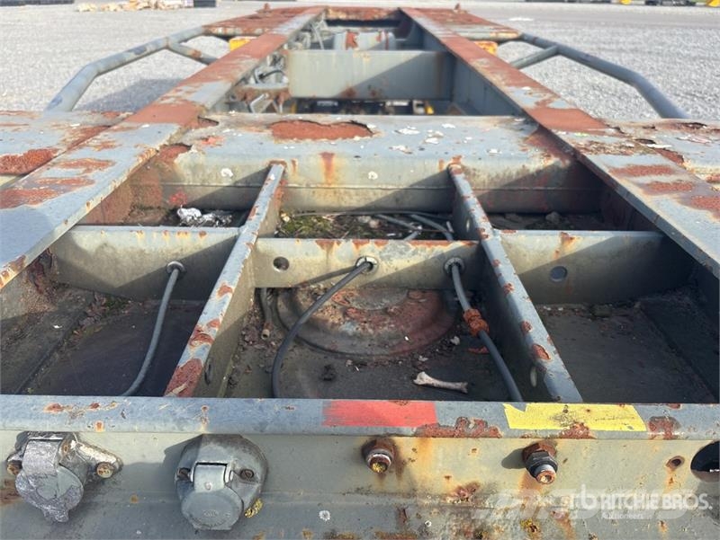 IWT T/A Container Trailer (Inoperable) Container trailers