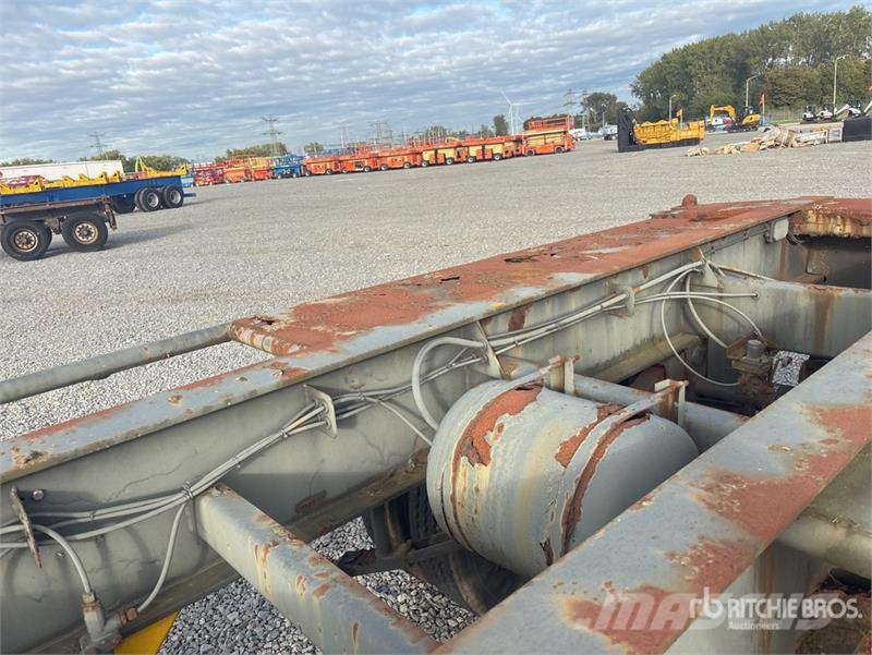 IWT T/A Container Trailer (Inoperable) Container trailers