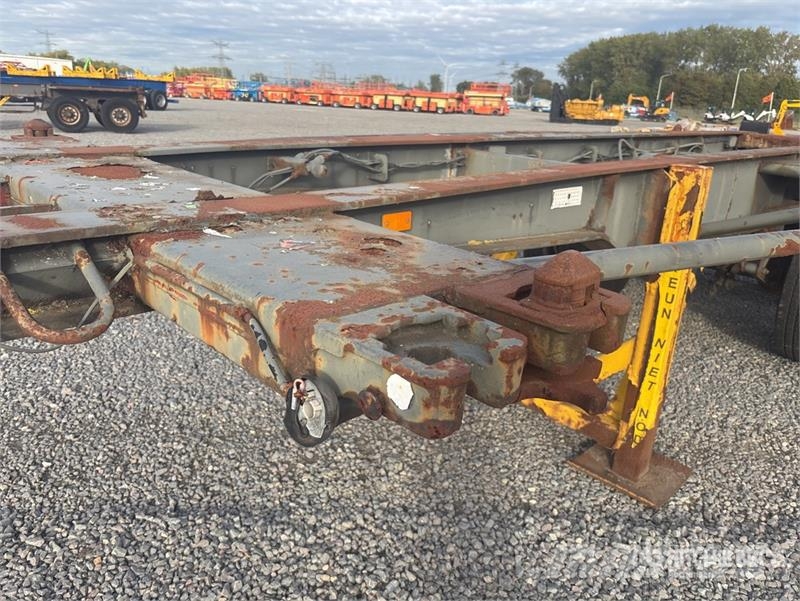 IWT T/A Container Trailer (Inoperable) Container trailers