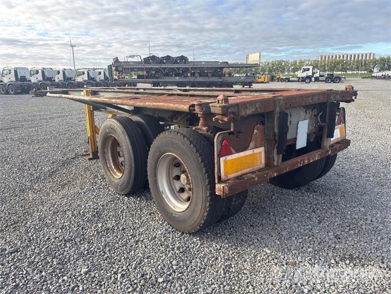 IWT T/A Container Trailer (Inoperable) Container trailers