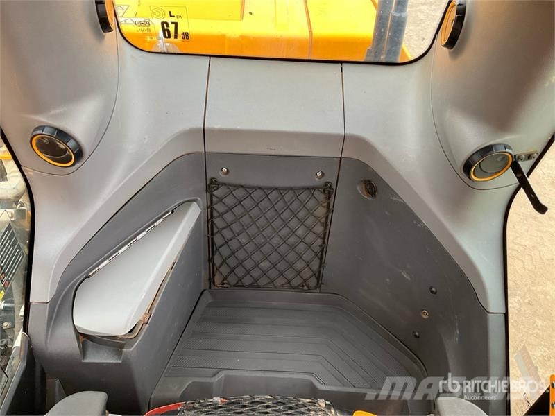 JCB 131X LC Tracked Excavator Crawler excavators