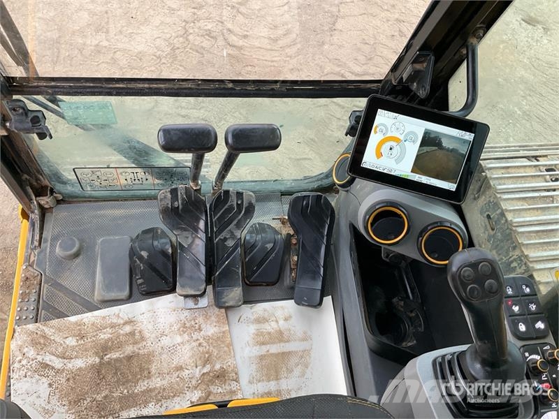 JCB 131X LC Tracked Excavator Crawler excavators