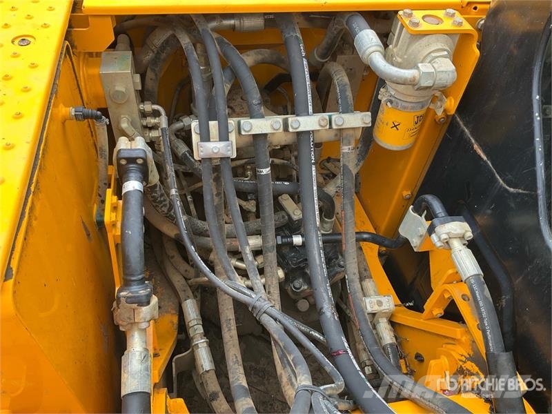 JCB 131X LC Tracked Excavator Crawler excavators