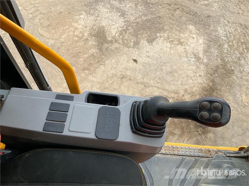 JCB 131X LC Tracked Excavator Crawler excavators