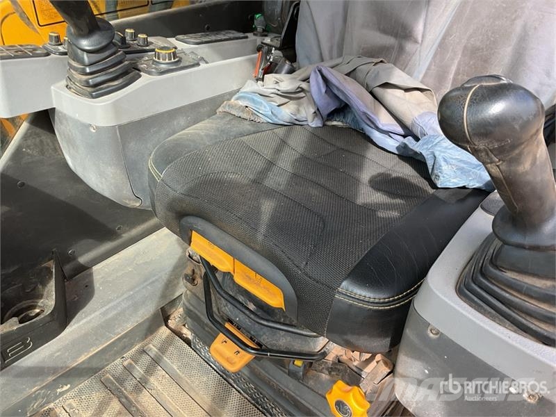 JCB 140XL 4F Tracked Excavator Crawler excavators