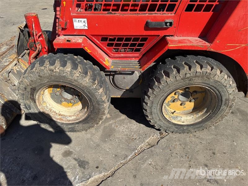 JCB 165 Міні-навантажувачі