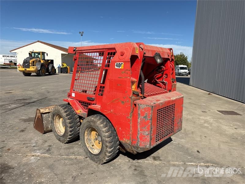 JCB 165 Міні-навантажувачі