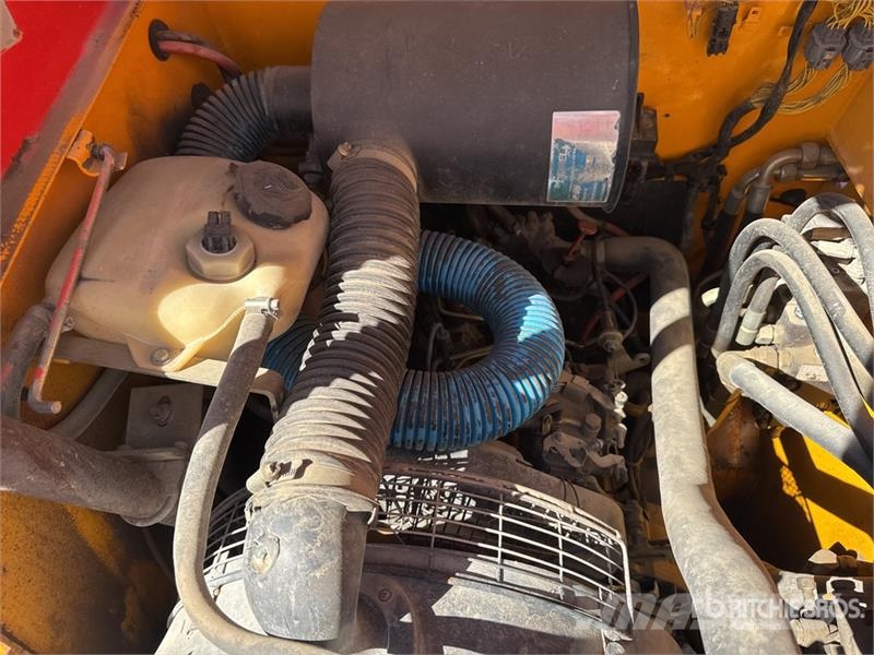 JCB 165 Міні-навантажувачі