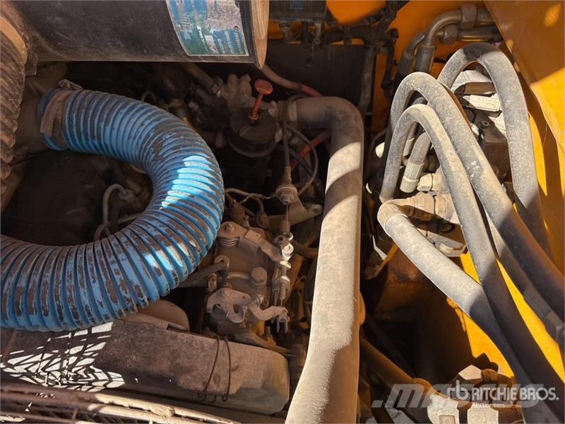 JCB 165 Міні-навантажувачі