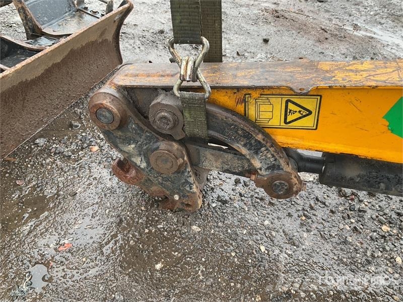 JCB 16C-1 Mini Excavator (Inoperable) Miniescavatori