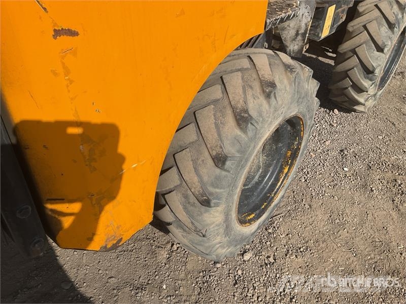 JCB 1THT 1 ton 4x4 Hi-Tip Dumper Mini pašizgāzēji