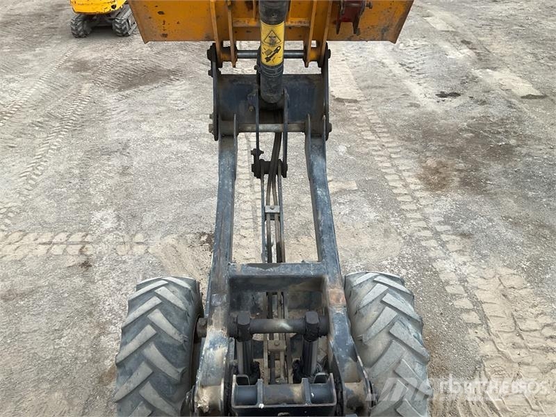 JCB 1THT 1 ton 4x4 Hi-Tip Dumper Mini tombereau