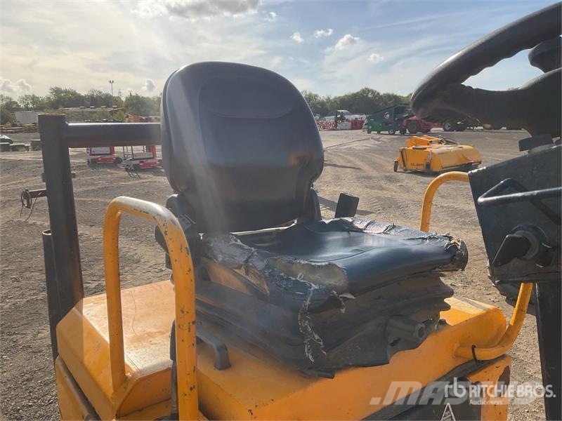 JCB 1THT 1 ton 4x4 Hi-Tip Dumper Mini pašizgāzēji