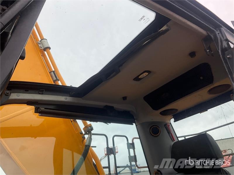 JCB 220X L Tracked Excavator 履帶式 挖土機/掘鑿機/挖掘機