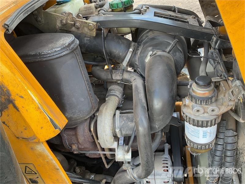 JCB 2CX Streetmaster 4x4x4 Backhoe Loader Rendegravere