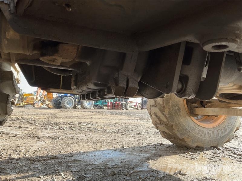 JCB 2CX Streetmaster 4x4x4 Backhoe Loader Rendegravere