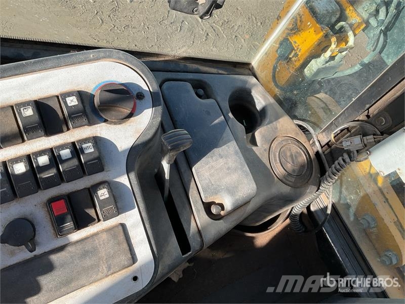JCB 2CX Streetmaster 4x4x4 Backhoe Loader Rendegravere
