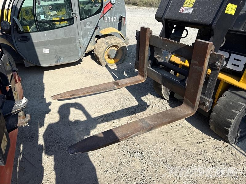 JCB 300 Telehandler (Inoperable) مناولات متداخلة
