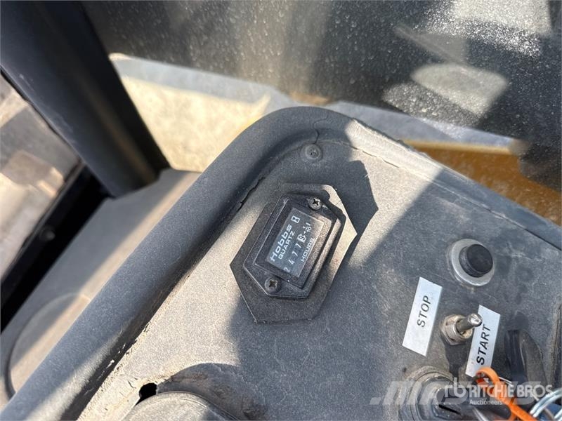 JCB 300 Telehandler (Inoperable) مناولات متداخلة