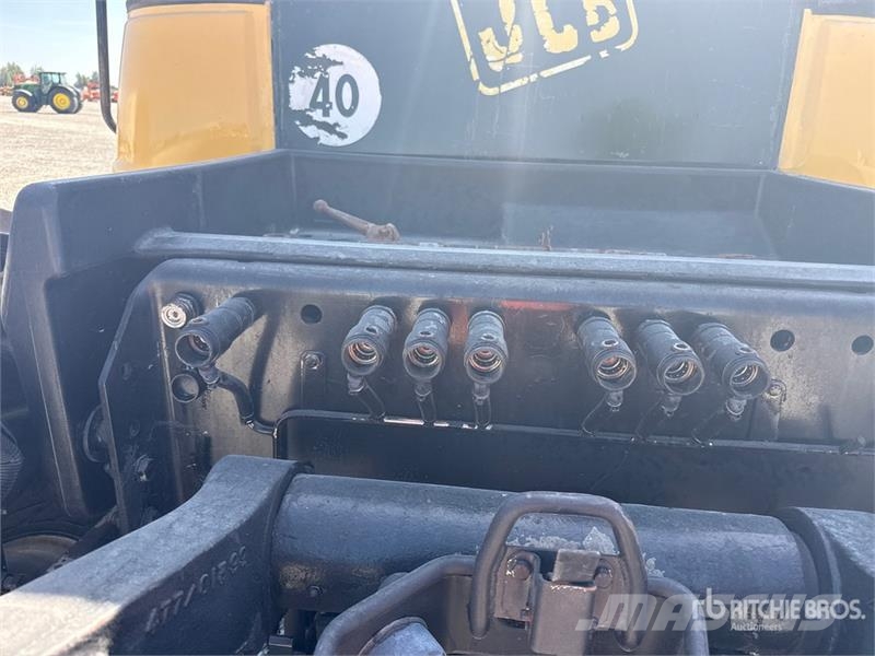 JCB 3190 4WD Tractor Traktori