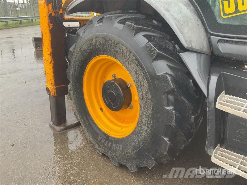 JCB 3CX-4T 4x4 Backhoe Loader Rovokopači