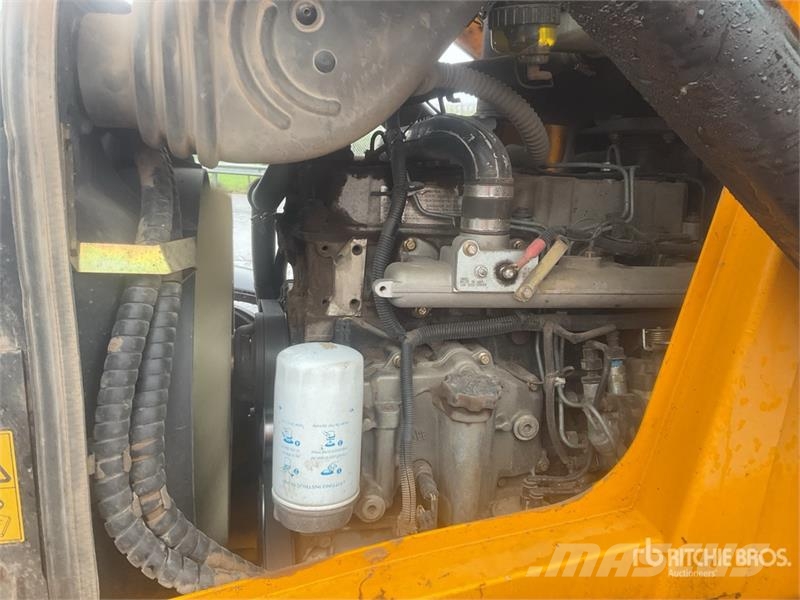 JCB 3CX-4T 4x4 Backhoe Loader Rovokopači