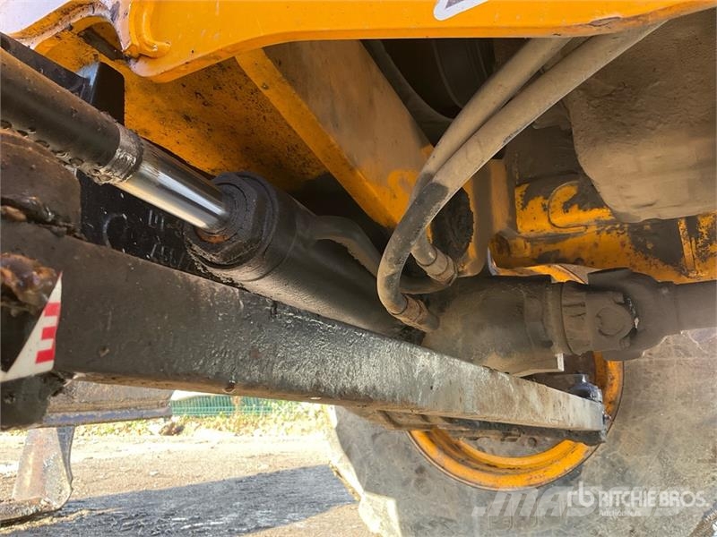 JCB 3CX Compact Backhoe Loader Товарач със заден ексватор