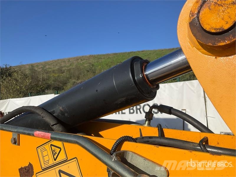 JCB 3CX Compact Backhoe Loader Ekskavatori-iekrāvēji