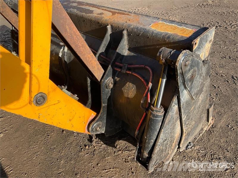 JCB 3CX Compact Backhoe Loader Ekskavatori-iekrāvēji