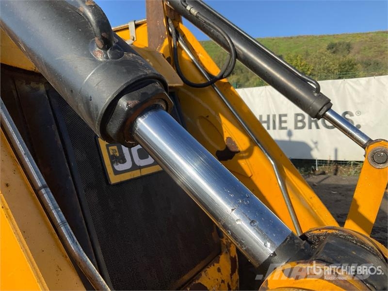 JCB 3CX Compact Backhoe Loader Ekskavatori-iekrāvēji