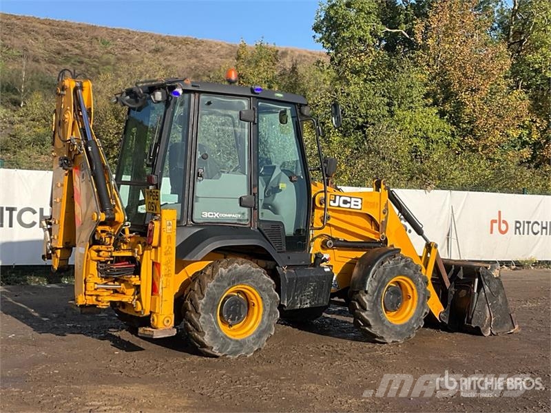JCB 3CX Compact Backhoe Loader Ekskavatori-iekrāvēji