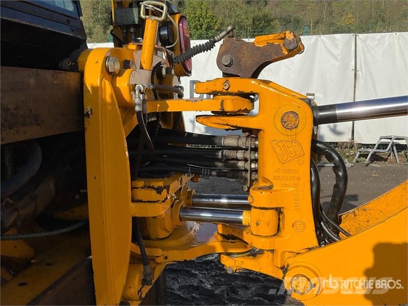 JCB 3CX Compact Backhoe Loader Ekskavatori-iekrāvēji