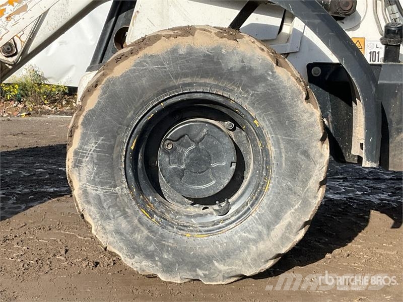 JCB 3CX Compact Backhoe Loader Rendegravere