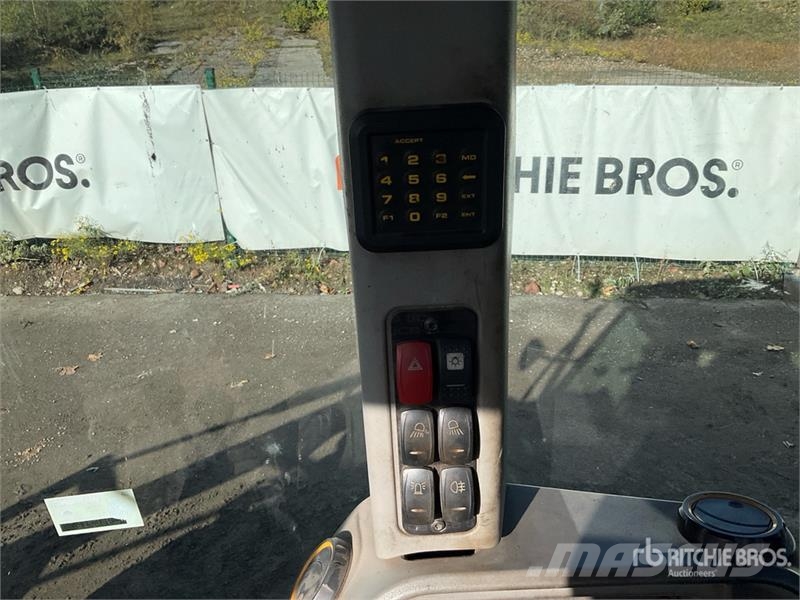 JCB 3CX Compact Backhoe Loader Rendegravere