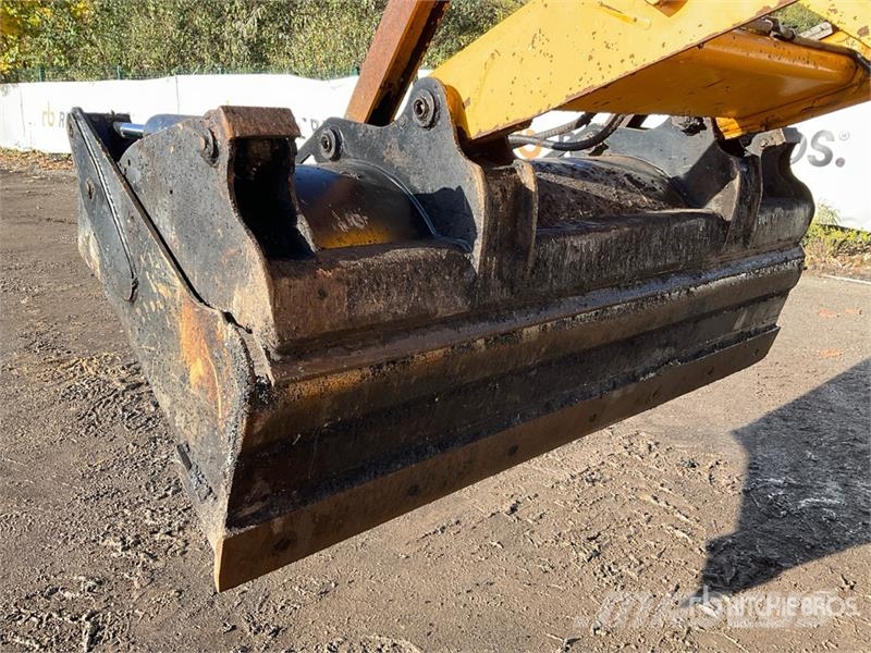 JCB 3CX Compact Backhoe Loader Товарач със заден ексватор