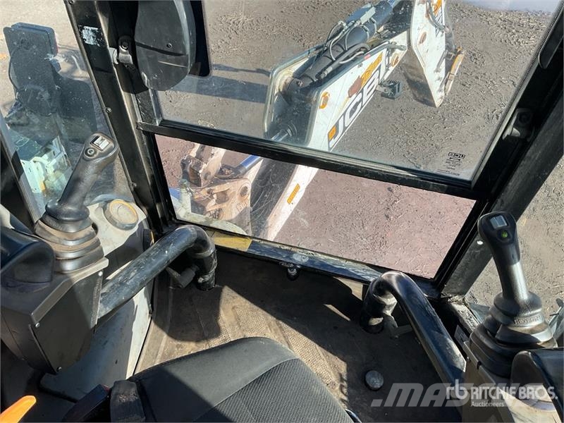 JCB 3CX Compact Backhoe Loader Rendegravere