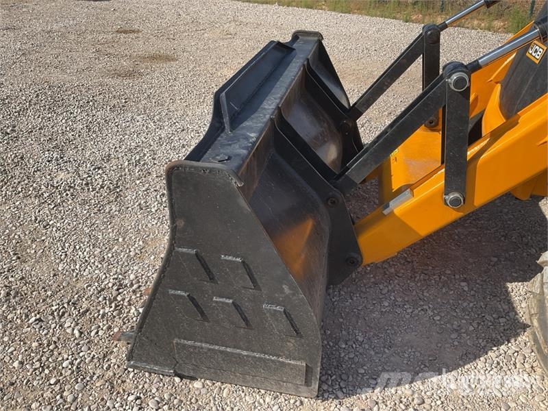 JCB 3DX Backhoe loaders