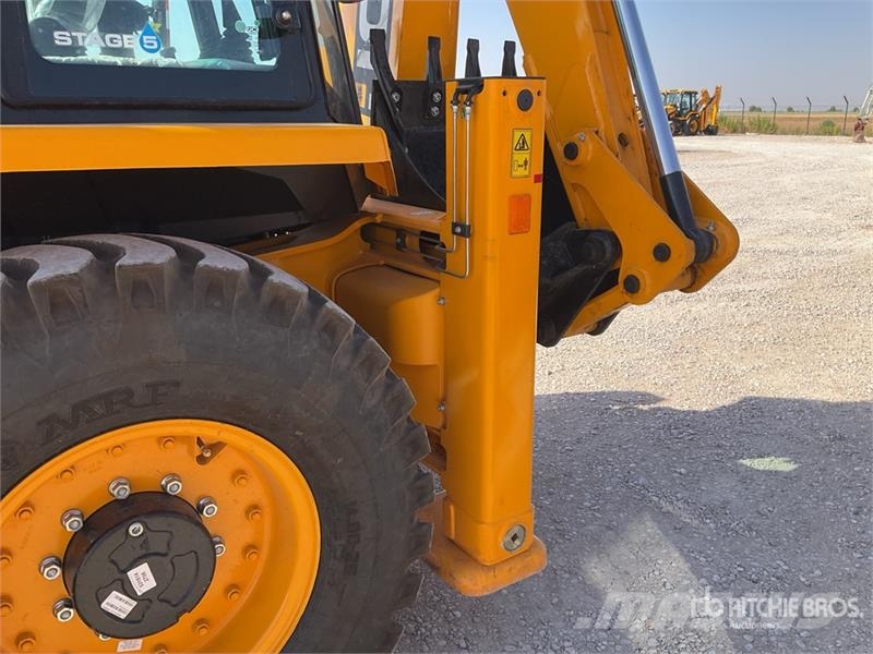 JCB 3DX Backhoe loaders