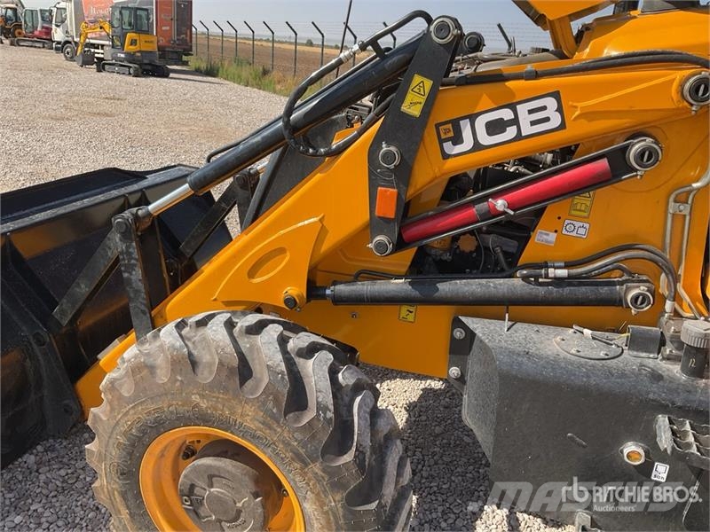 JCB 3DX Backhoe loaders