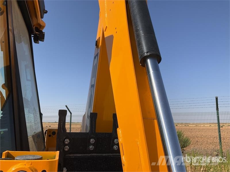 JCB 3DX Backhoe loaders