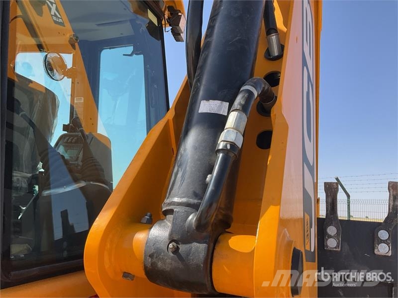 JCB 3DX Backhoe loaders